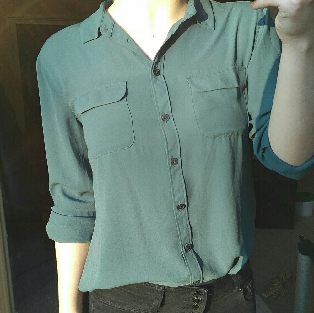 Ann Taylor Button Down Collared Blouse